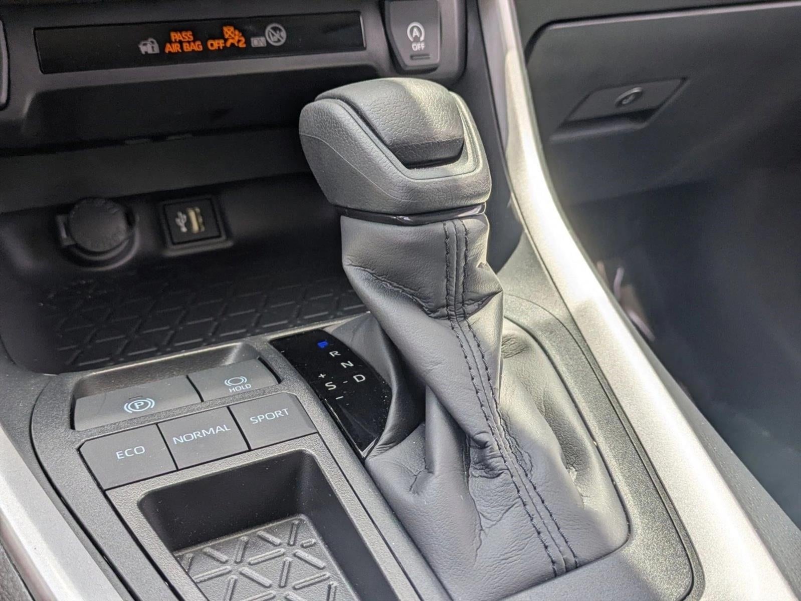 2025 Toyota RAV4 XLE FWD (GS)