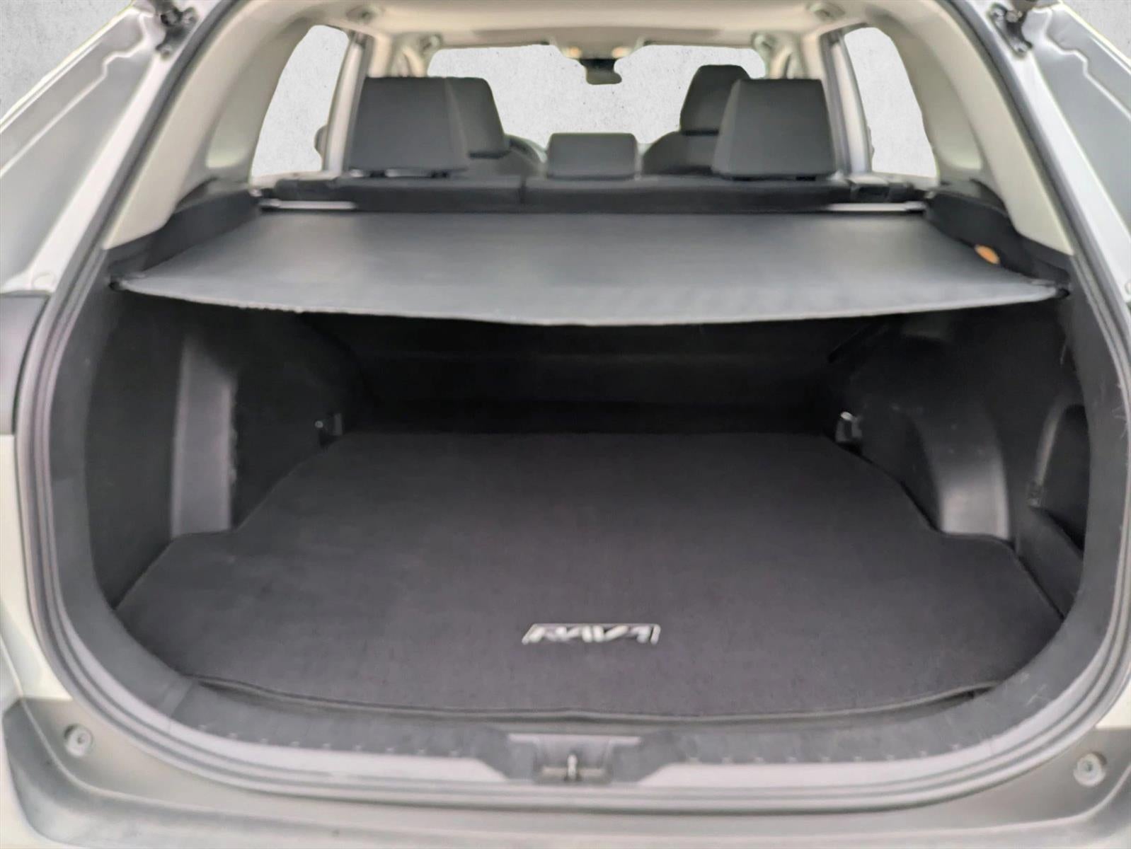 2019 Toyota RAV4 XLE FWD (GS)