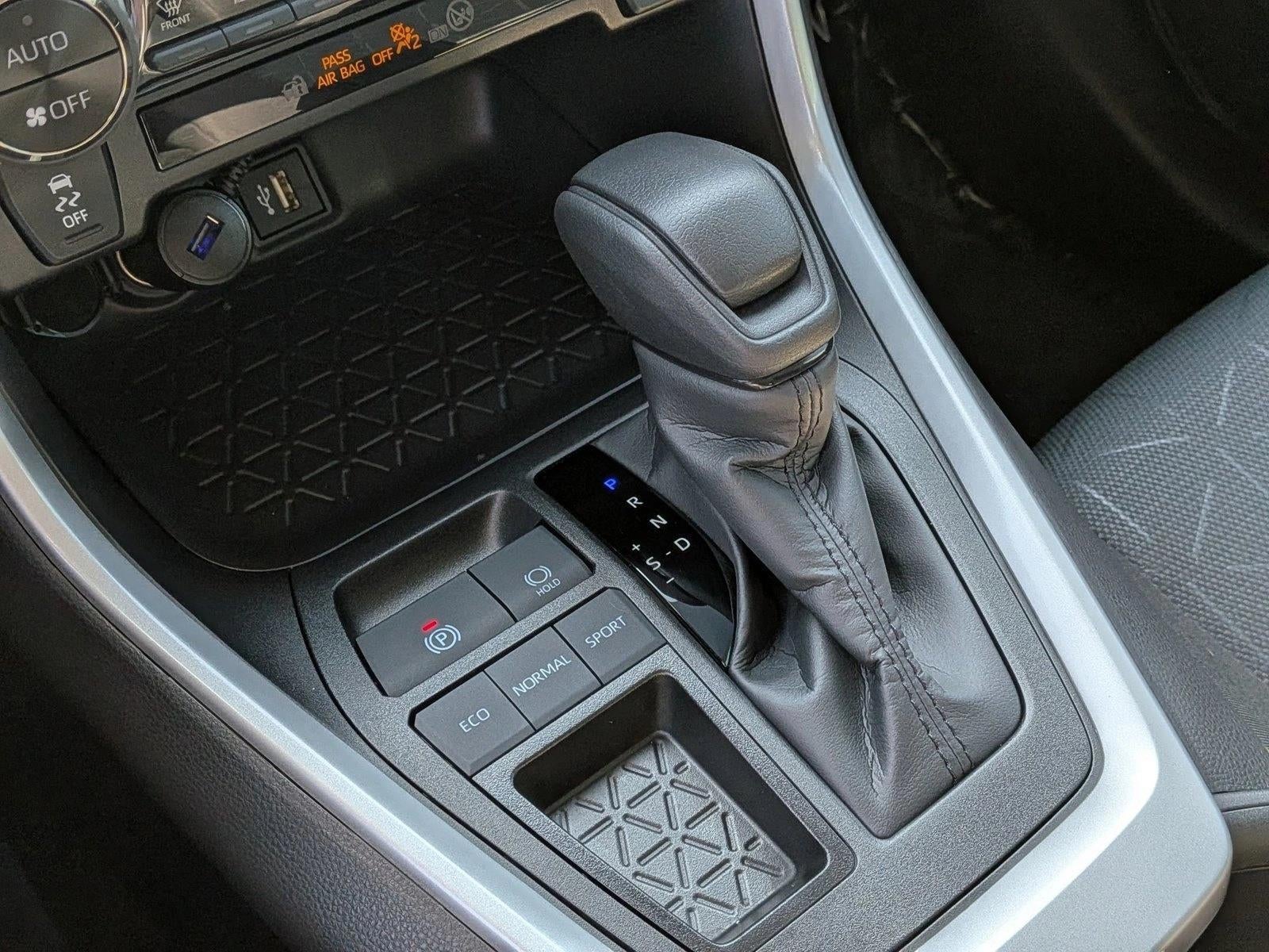 2025 Toyota RAV4 XLE FWD (GS)
