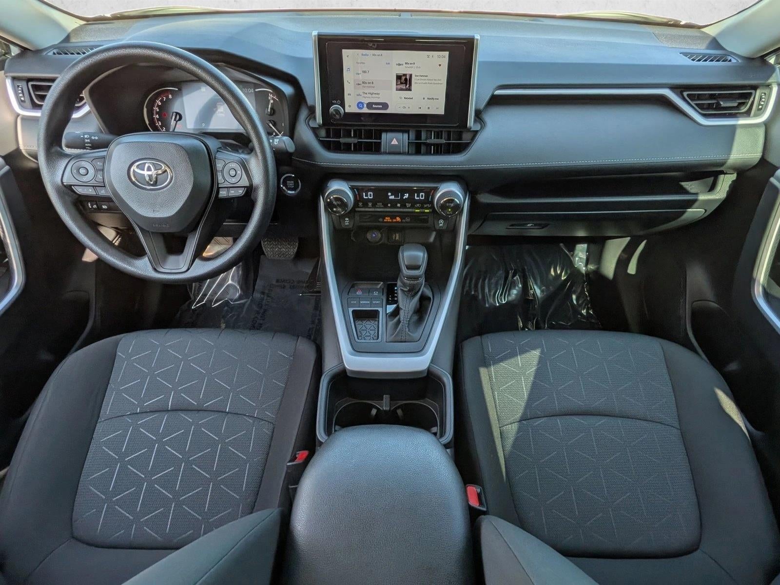 2025 Toyota RAV4 XLE FWD (GS)