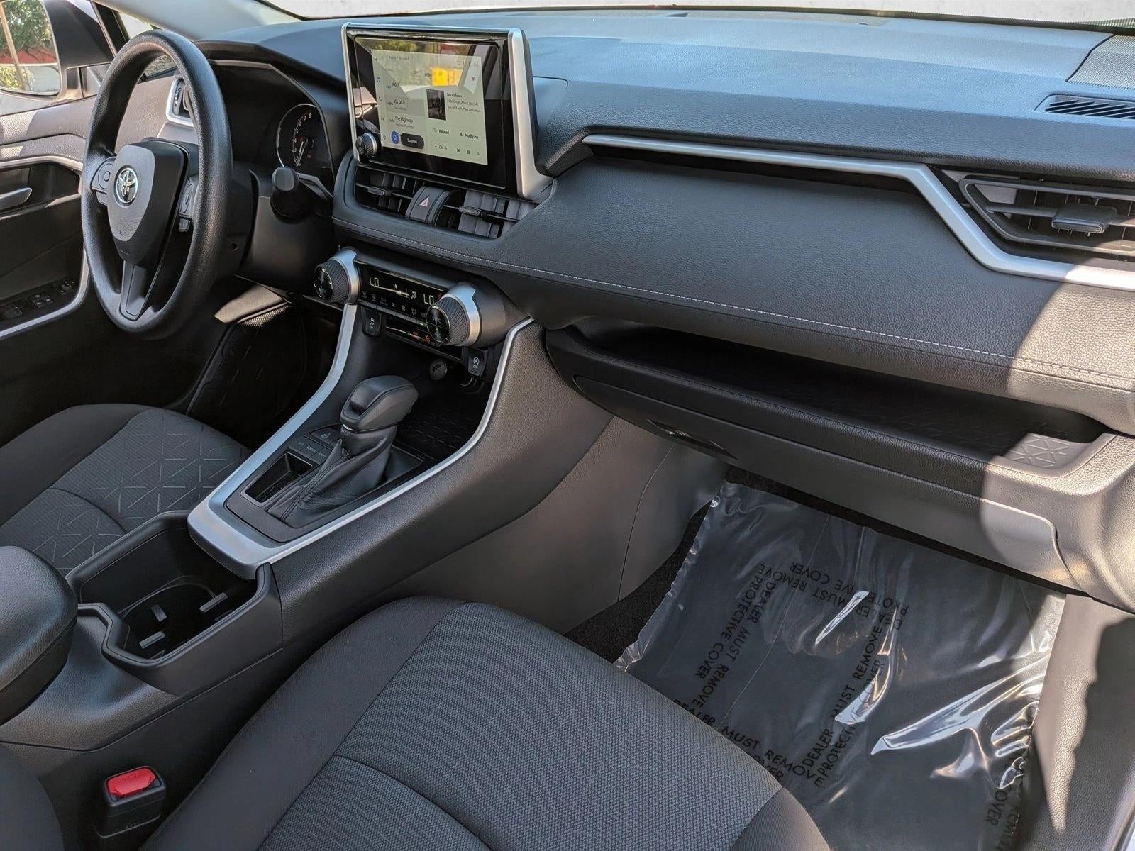 2025 Toyota RAV4 XLE FWD (GS)