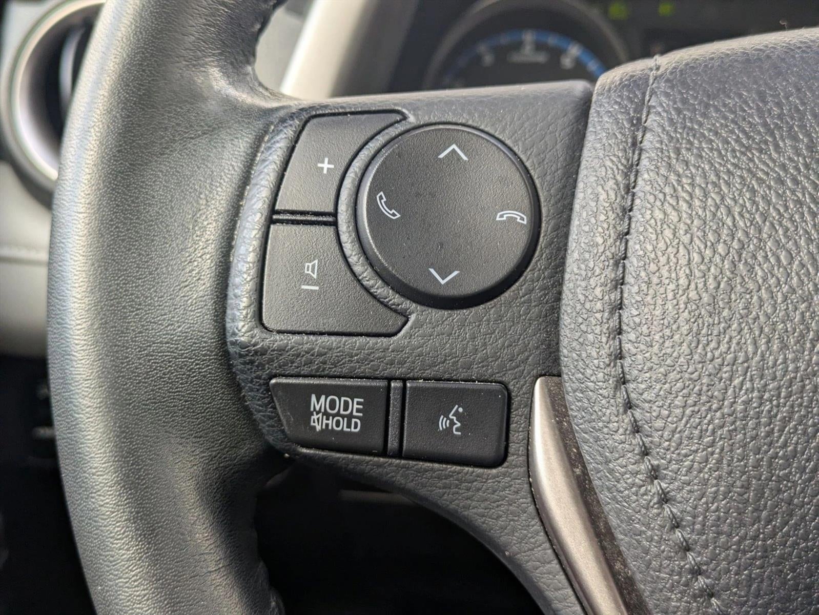 2017 Toyota RAV4 XLE FWD (GS)