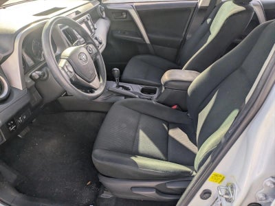 2018 Toyota RAV4 LE FWD (GS)