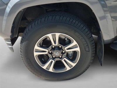 2017 Toyota Tacoma TRD Sport Double Cab 5' Bed V6 4x2 AT (Natl)