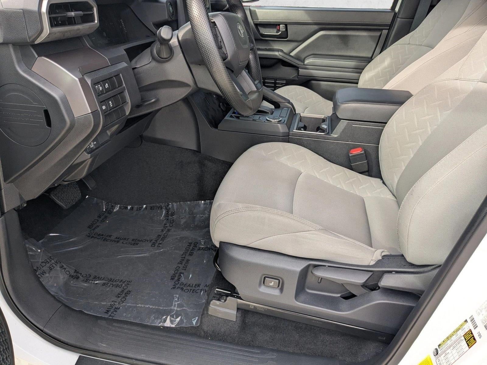 2024 Toyota Tacoma 2WD 2WD SR5 Double Cab 5' Bed AT (SE)