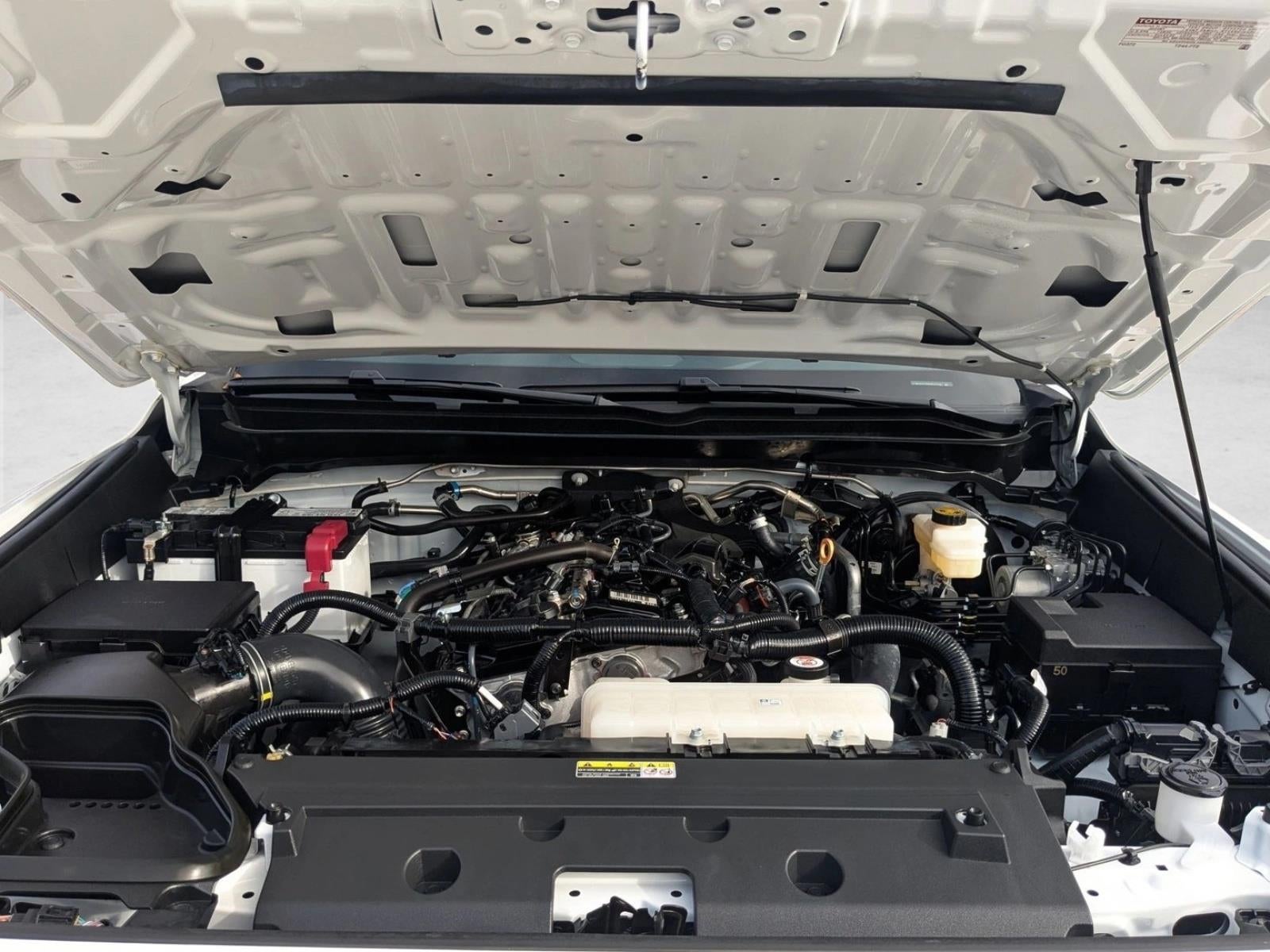 2024 Toyota Tacoma 2WD 2WD SR5 Double Cab 5' Bed AT (SE)