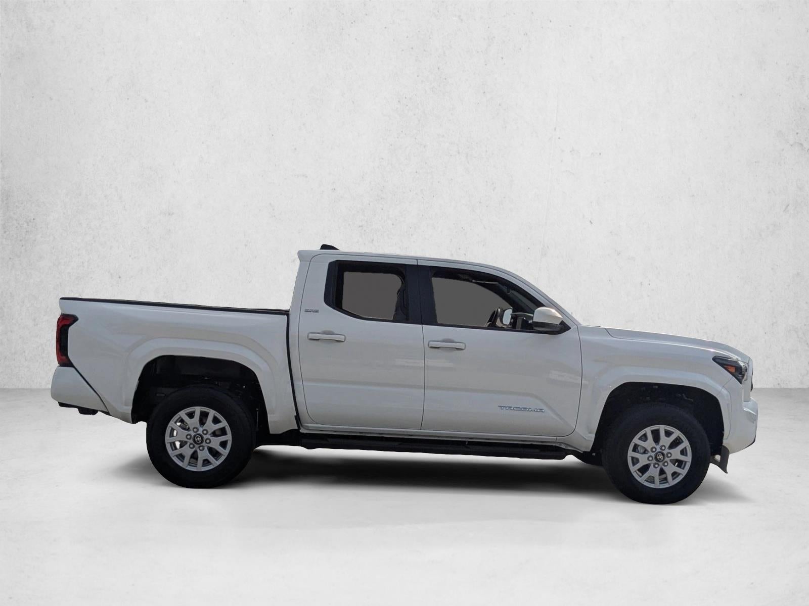 2024 Toyota Tacoma 2WD 2WD SR5 Double Cab 5' Bed AT (SE)