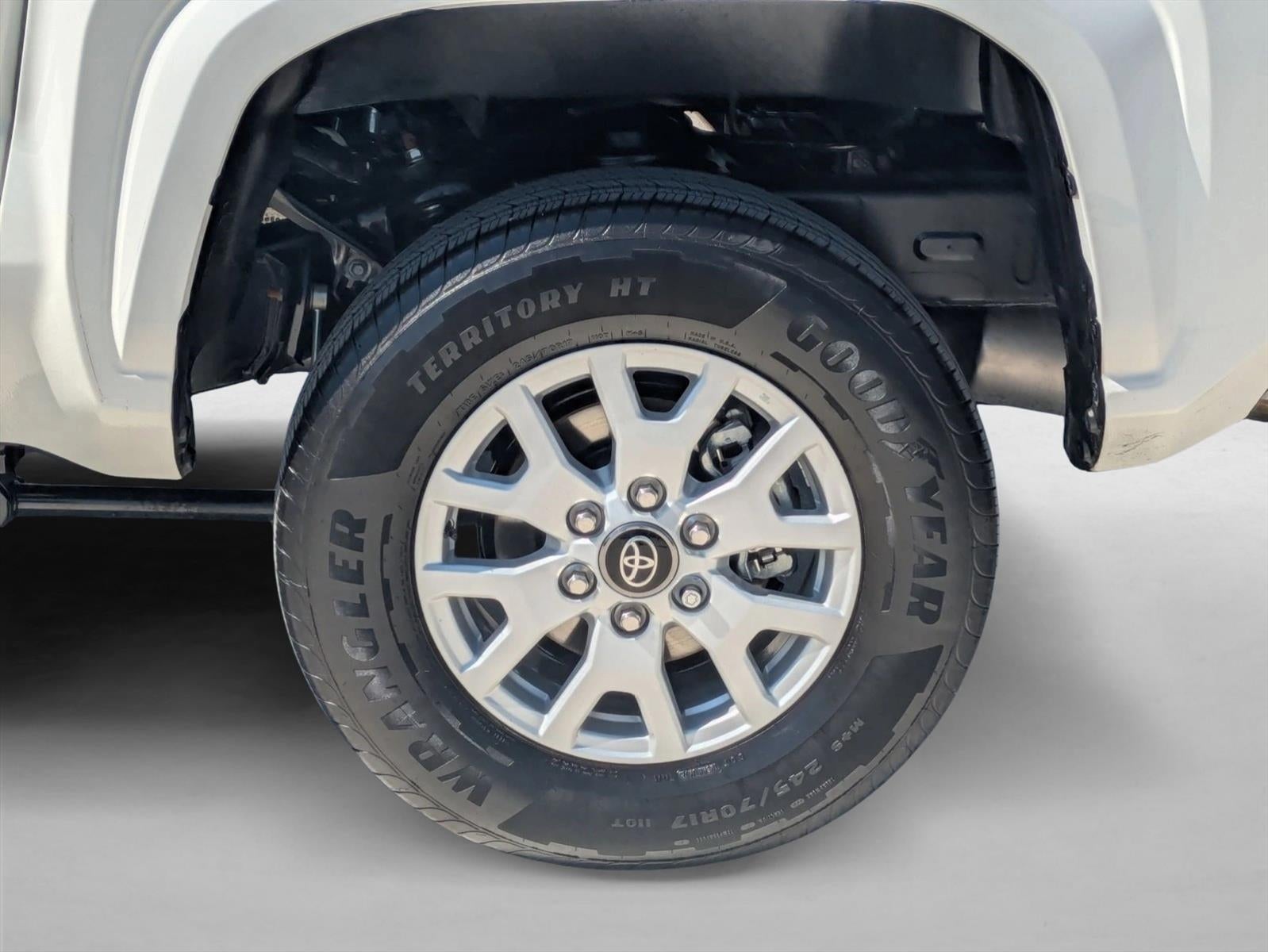 2026 Toyota Tacoma 2WD 2WD SR5 Double Cab 5' Bed AT (SE)