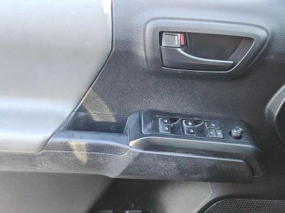 2022 Toyota Tacoma 2WD 2WD SR Double Cab 5' Bed I4 AT (GS)