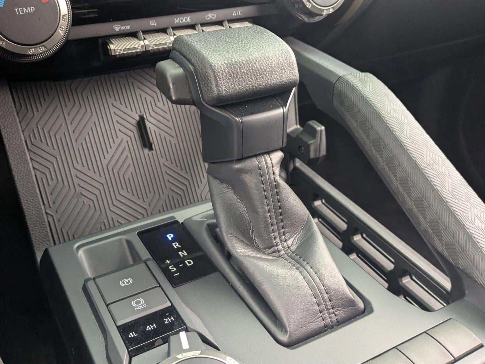 2024 Toyota Tacoma 4WD 4WD SR5 Double Cab 5' Bed AT (Natl)