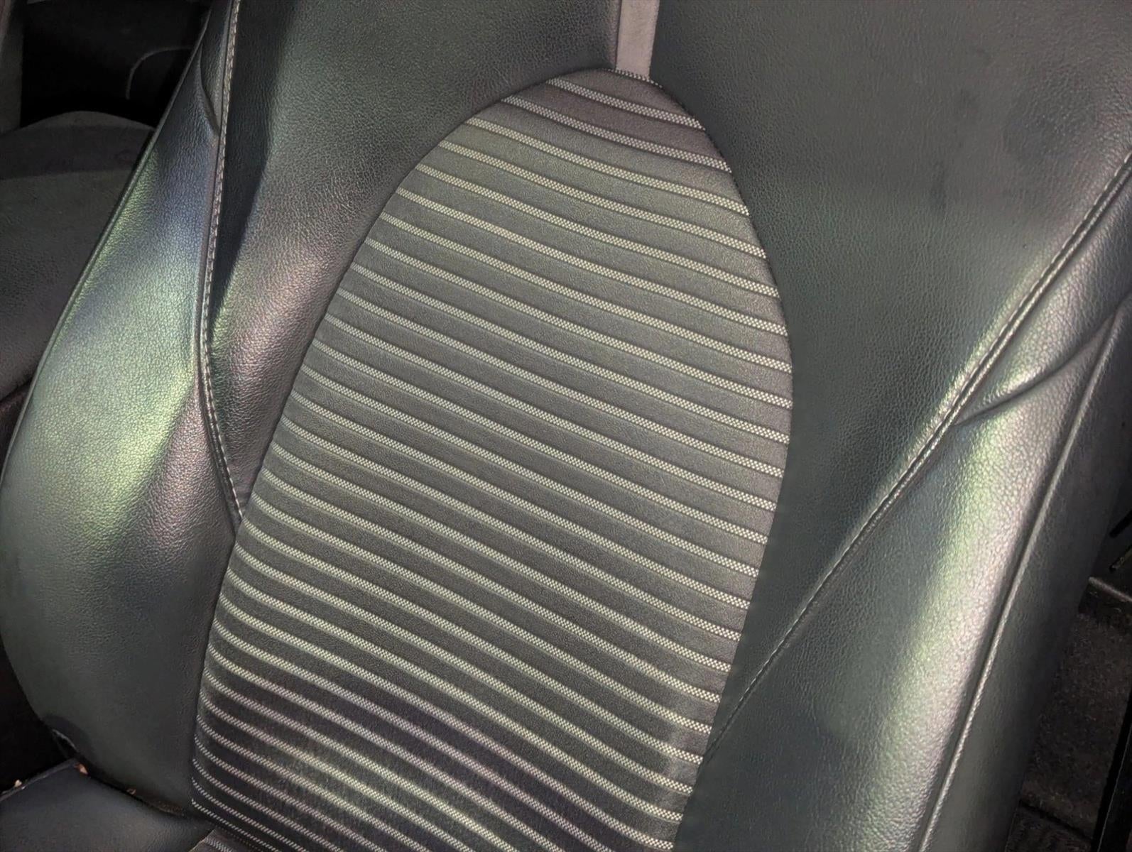 2019 Toyota Camry SE Auto (SE)