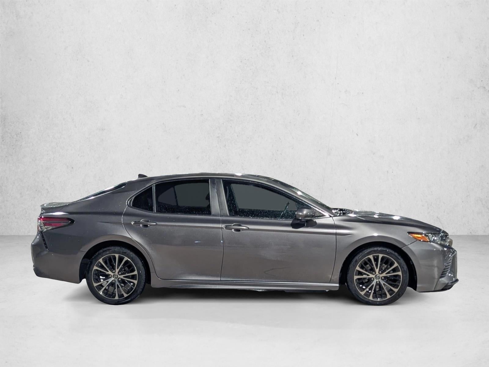 2019 Toyota Camry SE Auto (SE)