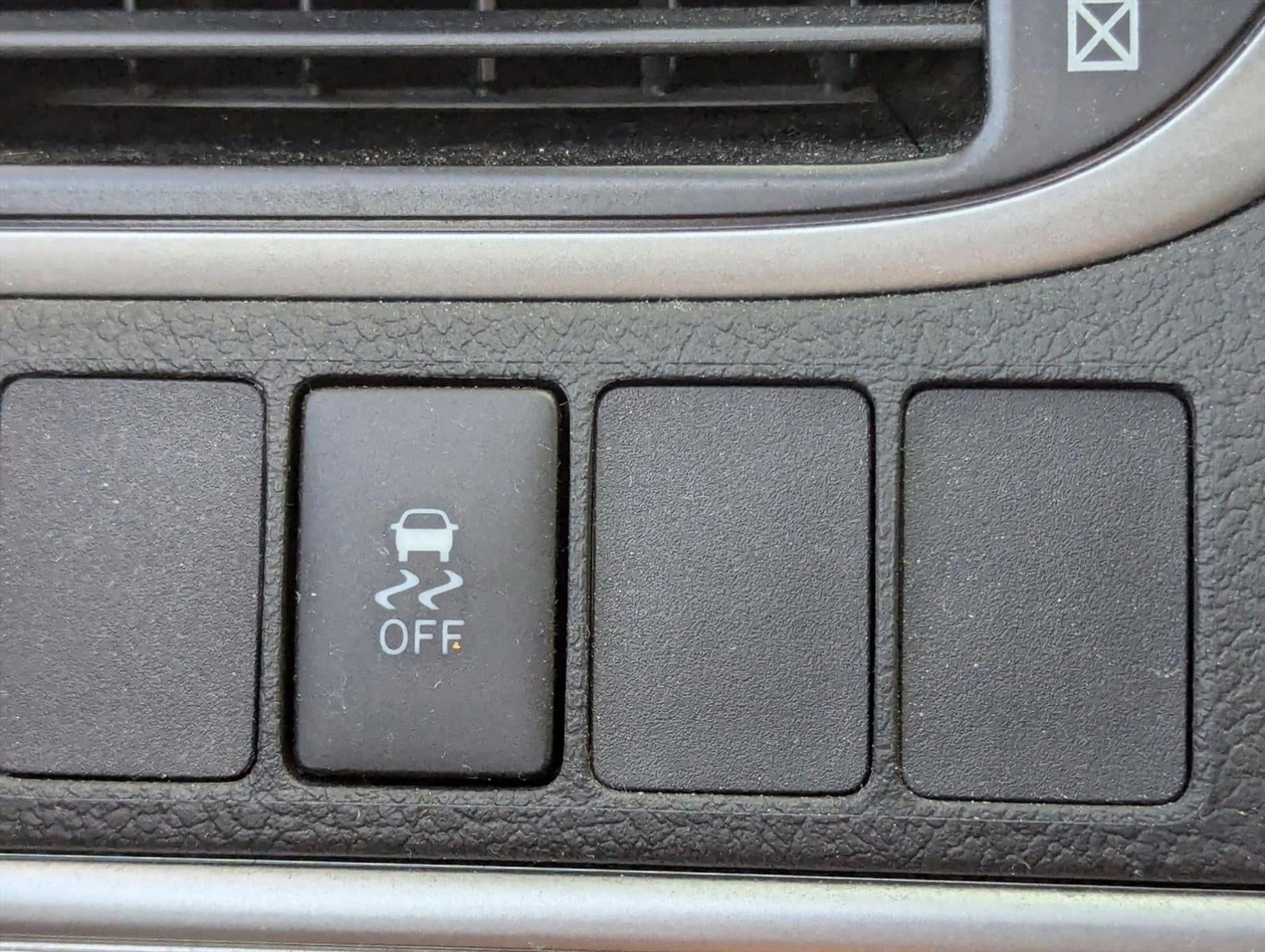 2013 Toyota Camry 4dr Sdn I4 Auto SE (Natl)