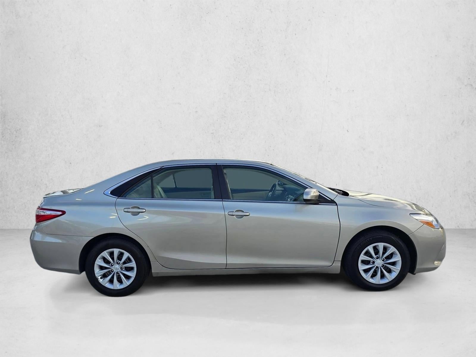 2017 Toyota Camry LE Auto (SE)