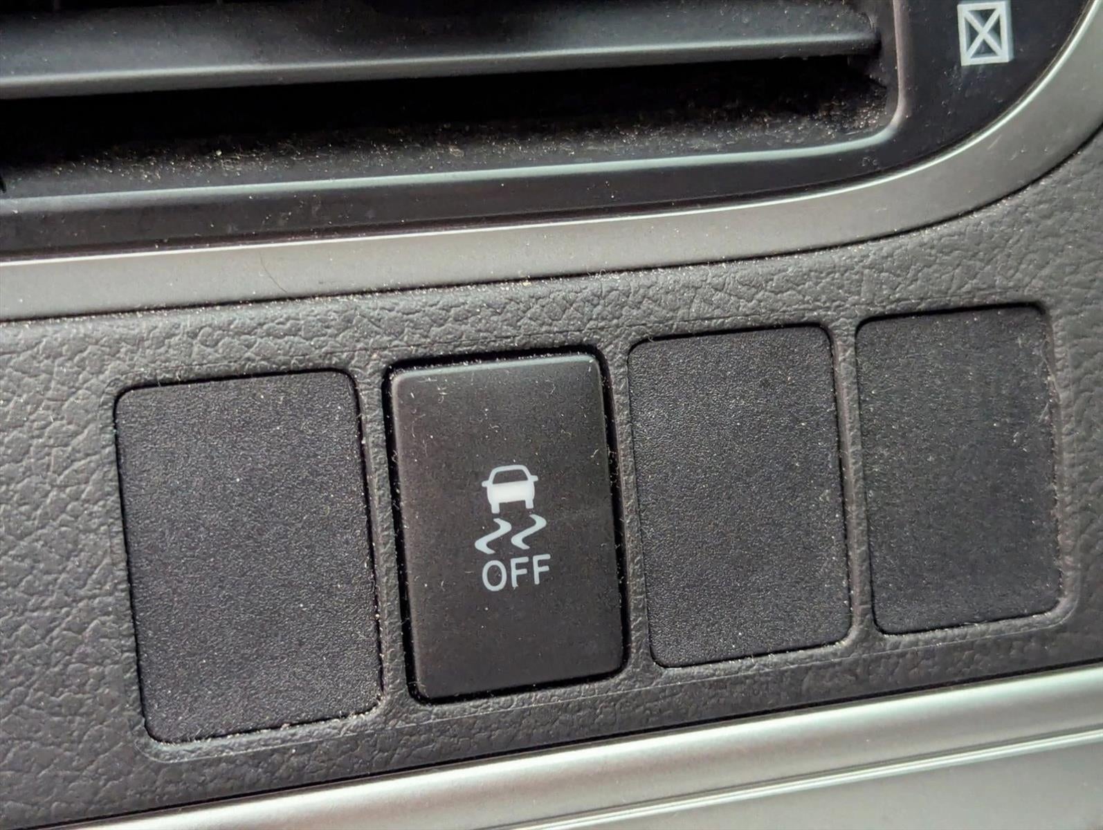 2012 Toyota Camry 4dr Sdn I4 Auto LE (Natl)