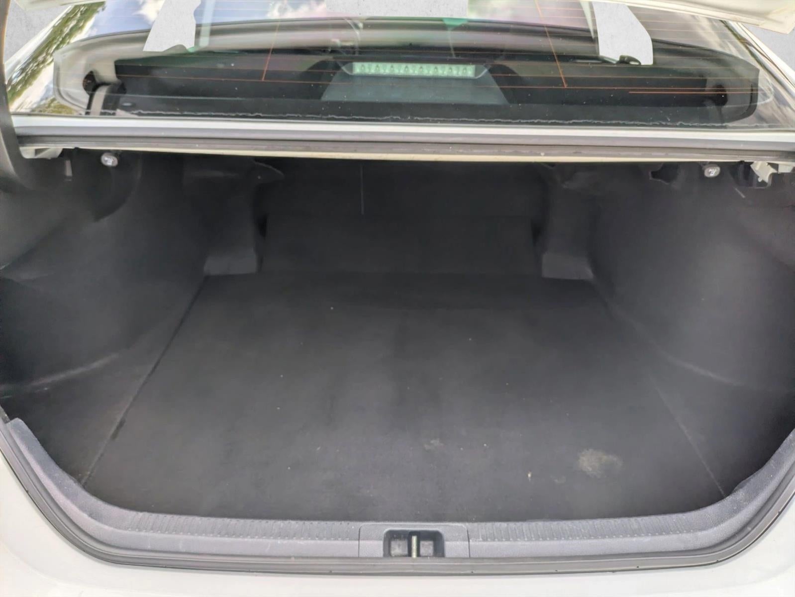 2020 Toyota Camry LE Auto (SE)