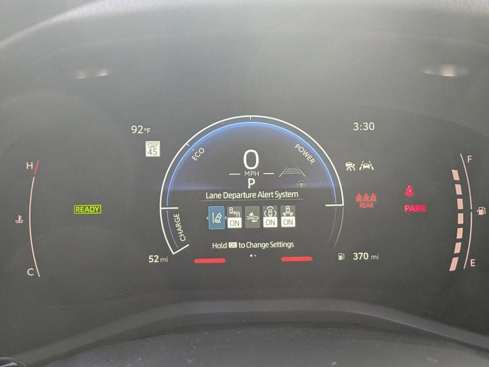 2025 Toyota Camry LE (SE)