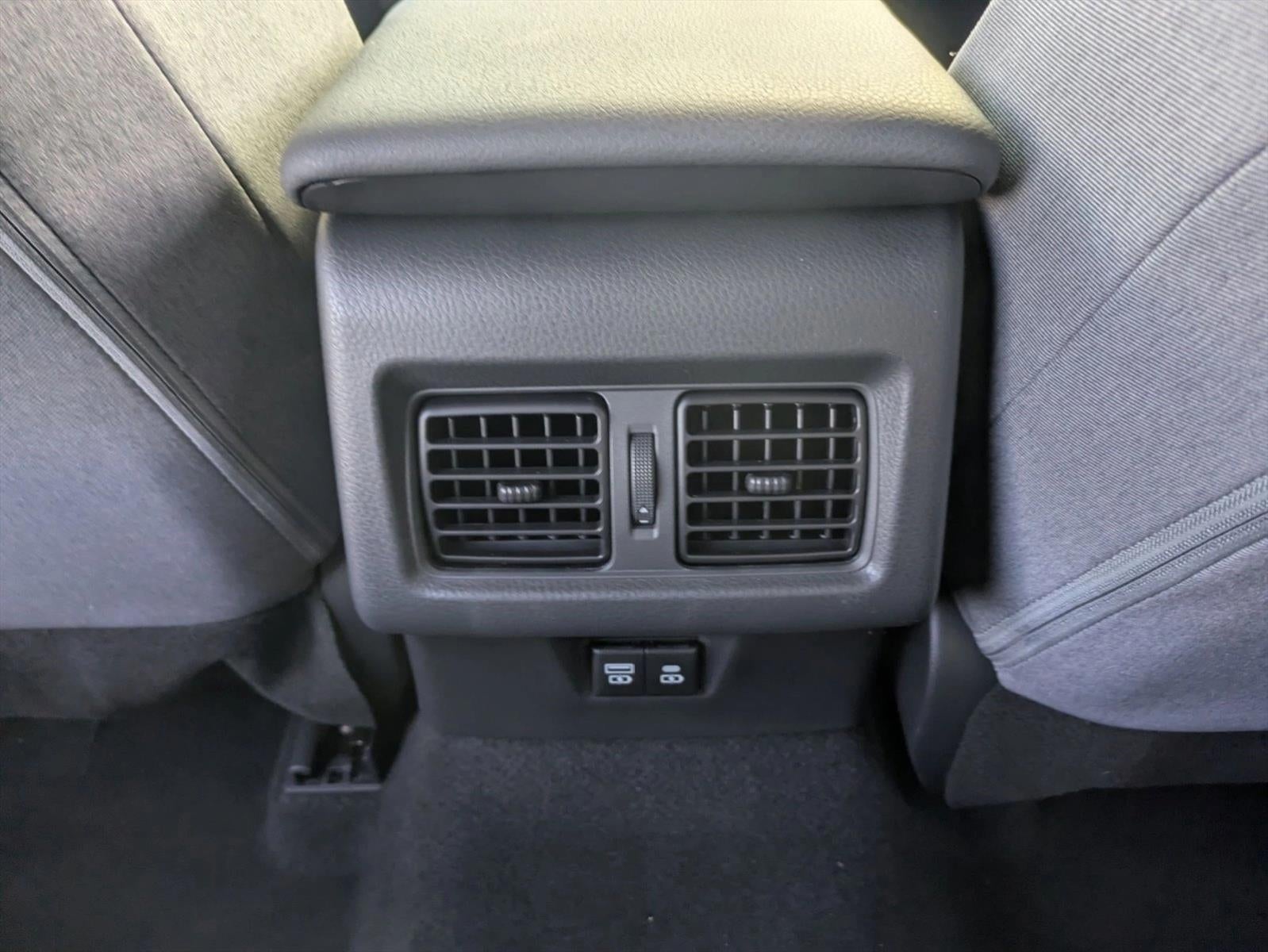 2025 Toyota Camry LE (SE)