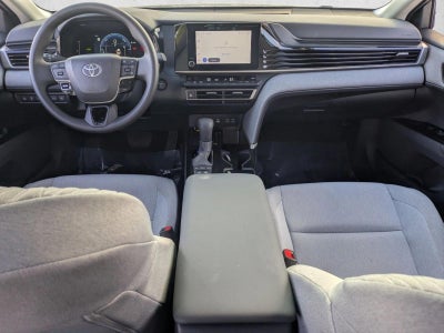 2025 Toyota Camry LE (SE)