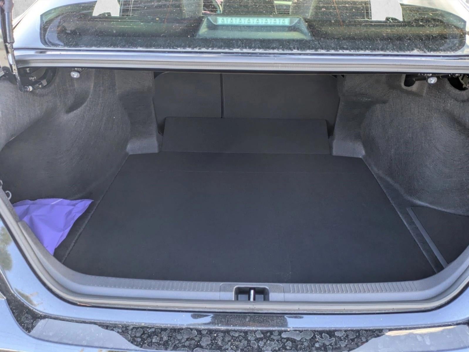 2025 Toyota Camry LE (SE)