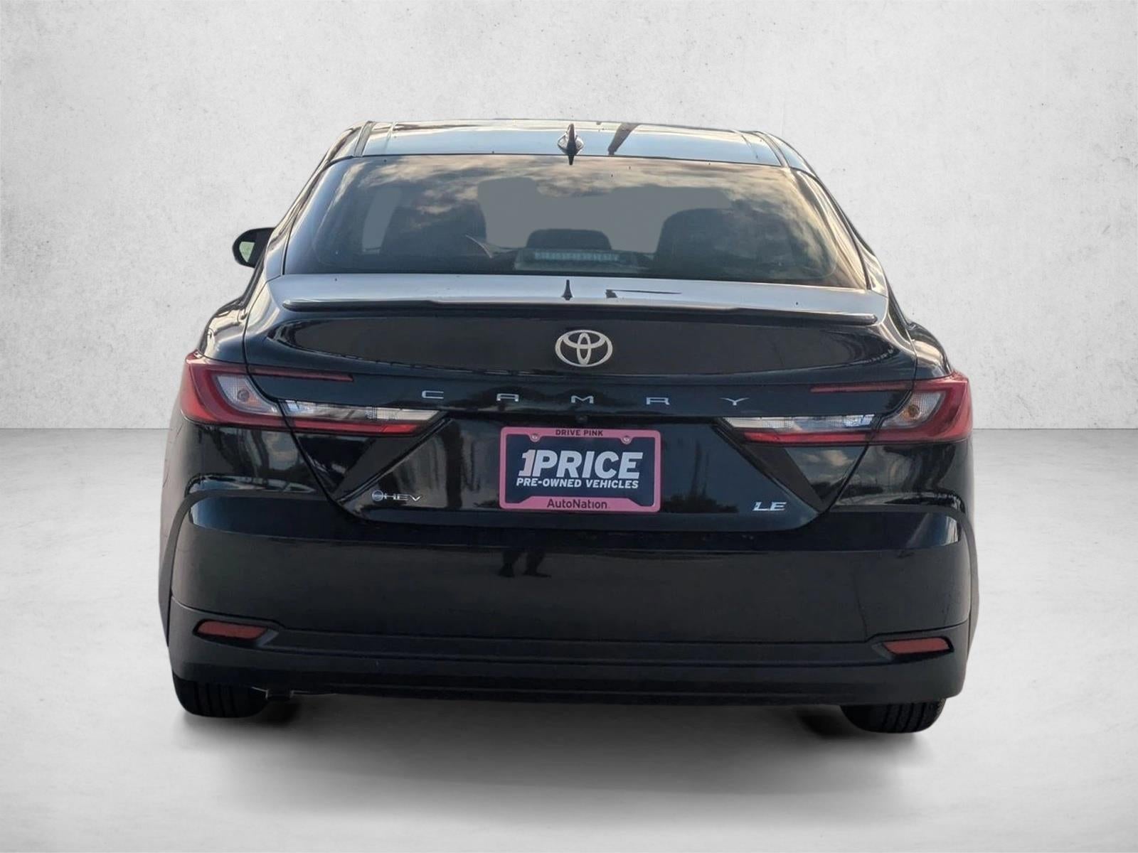 2025 Toyota Camry LE (SE)