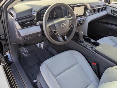 2025 Toyota Camry LE (SE)