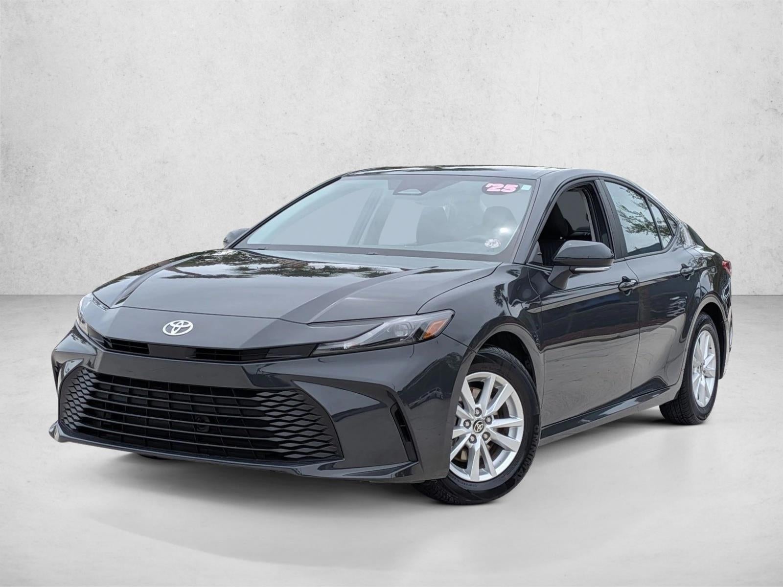2025 Toyota Camry LE (SE)