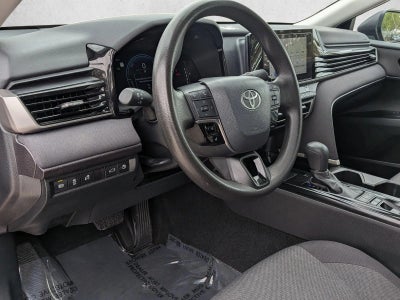 2025 Toyota Camry LE (SE)