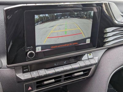 2025 Toyota Camry LE (SE)