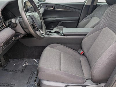 2025 Toyota Camry LE (SE)