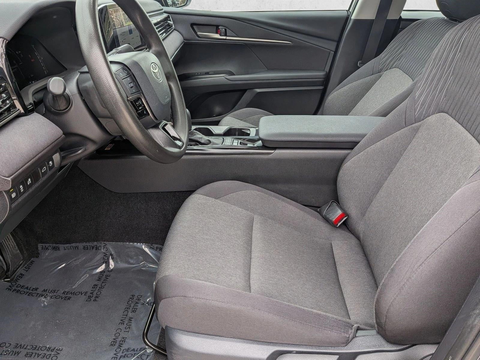 2025 Toyota Camry LE (SE)