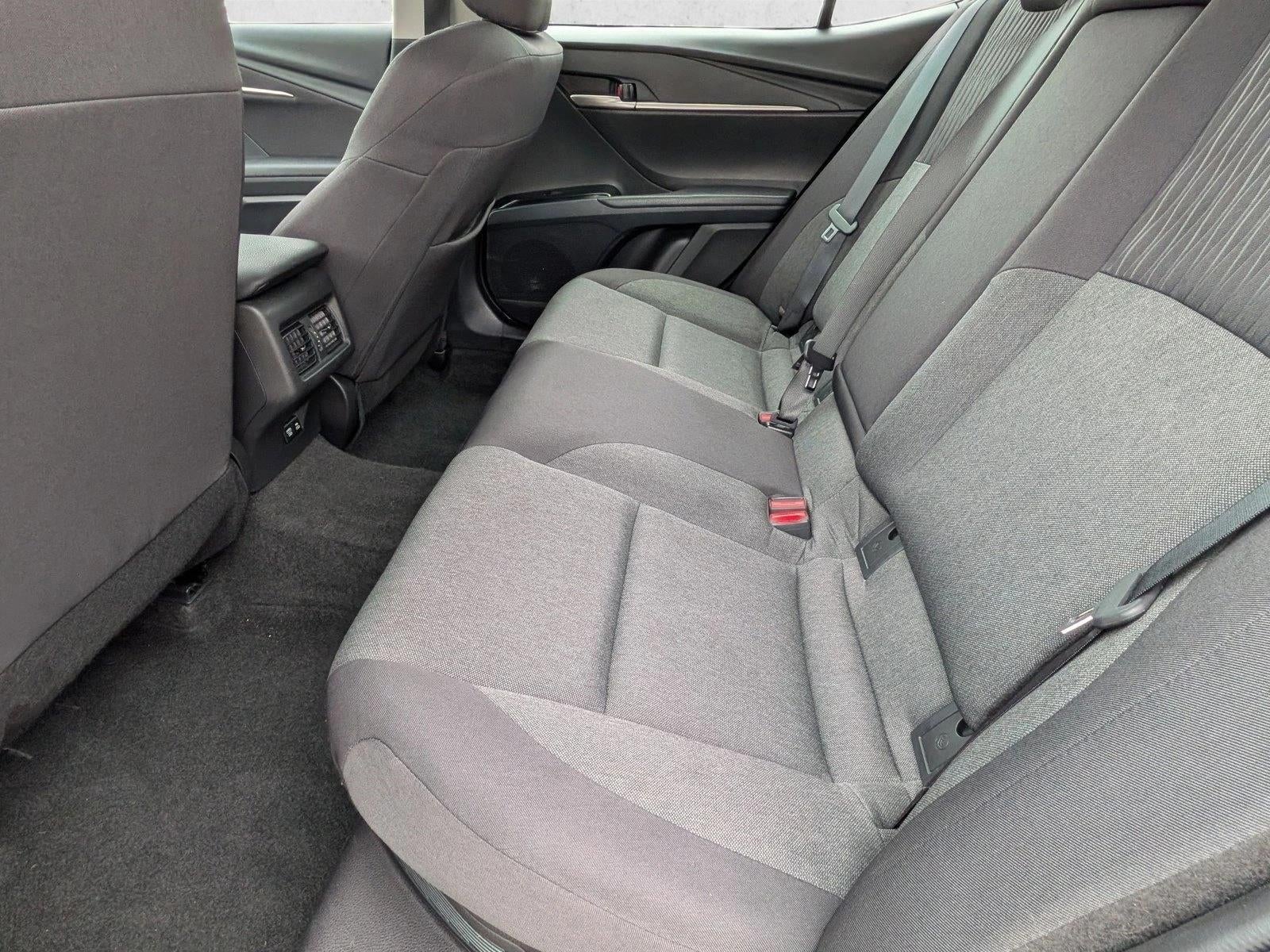 2025 Toyota Camry LE (SE)