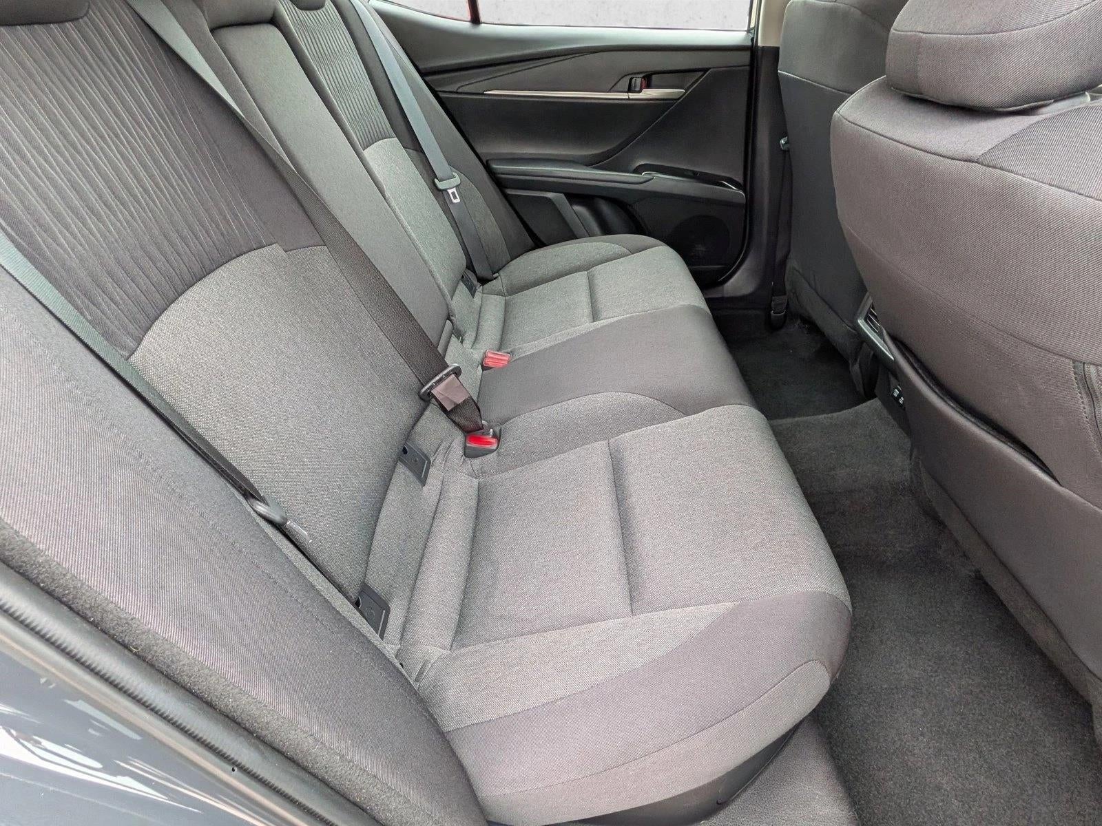 2025 Toyota Camry LE (SE)