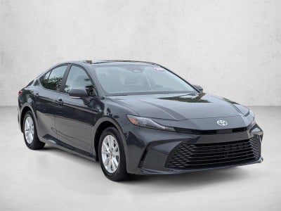 2025 Toyota Camry LE (SE)