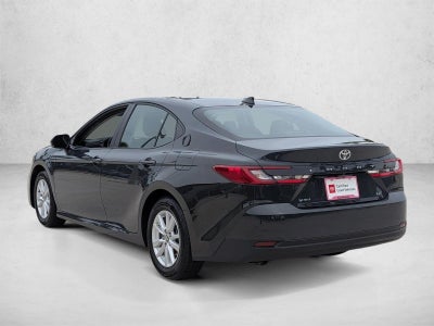 2025 Toyota Camry LE (SE)
