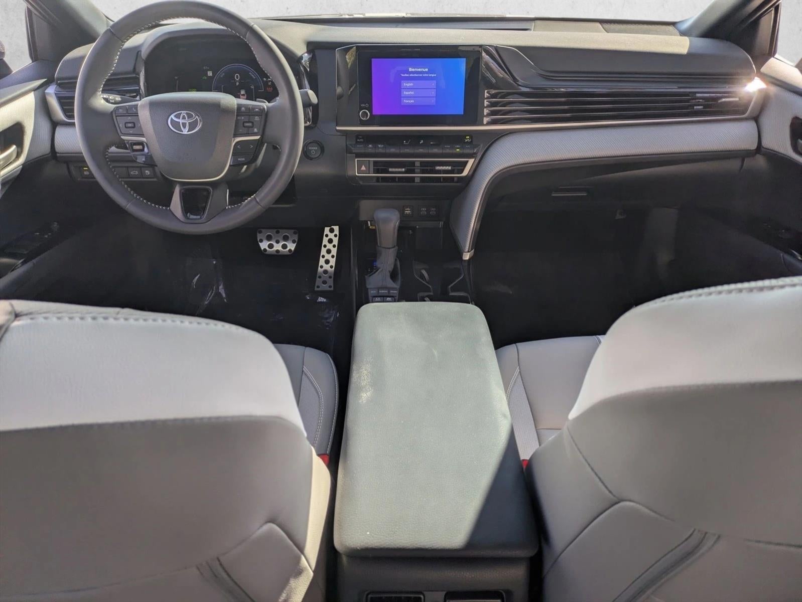 2025 Toyota Camry SE (Natl)