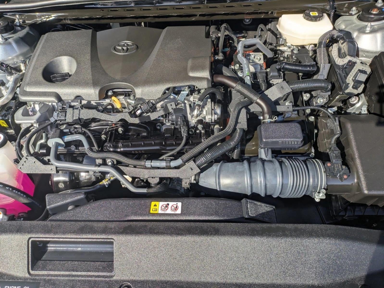 2025 Toyota Camry SE (Natl)