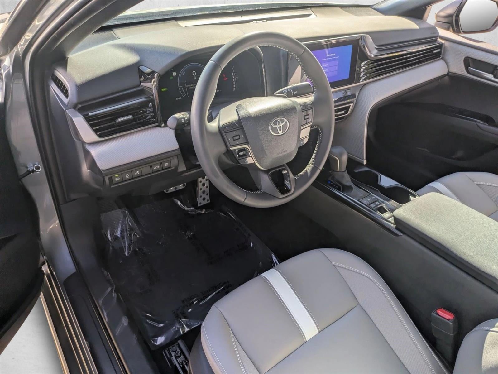 2025 Toyota Camry SE (Natl)