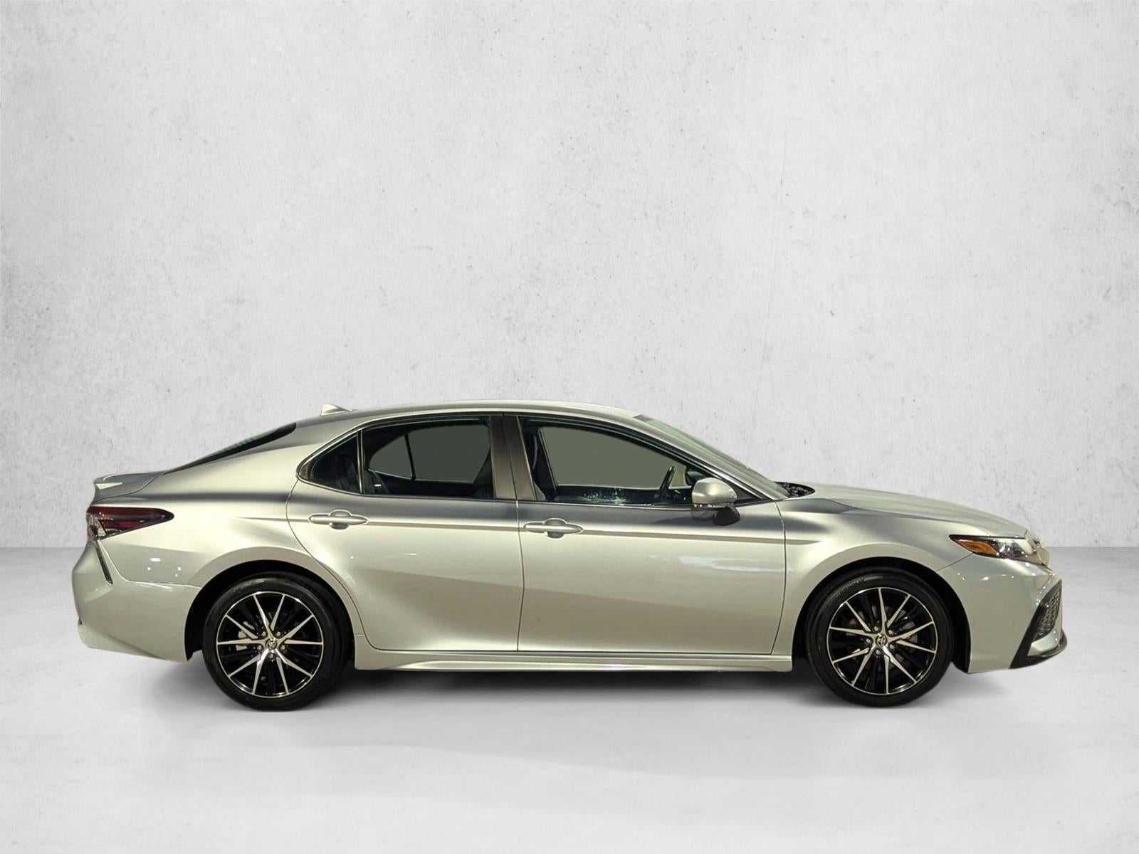 2023 Toyota Camry SE Auto (SE)