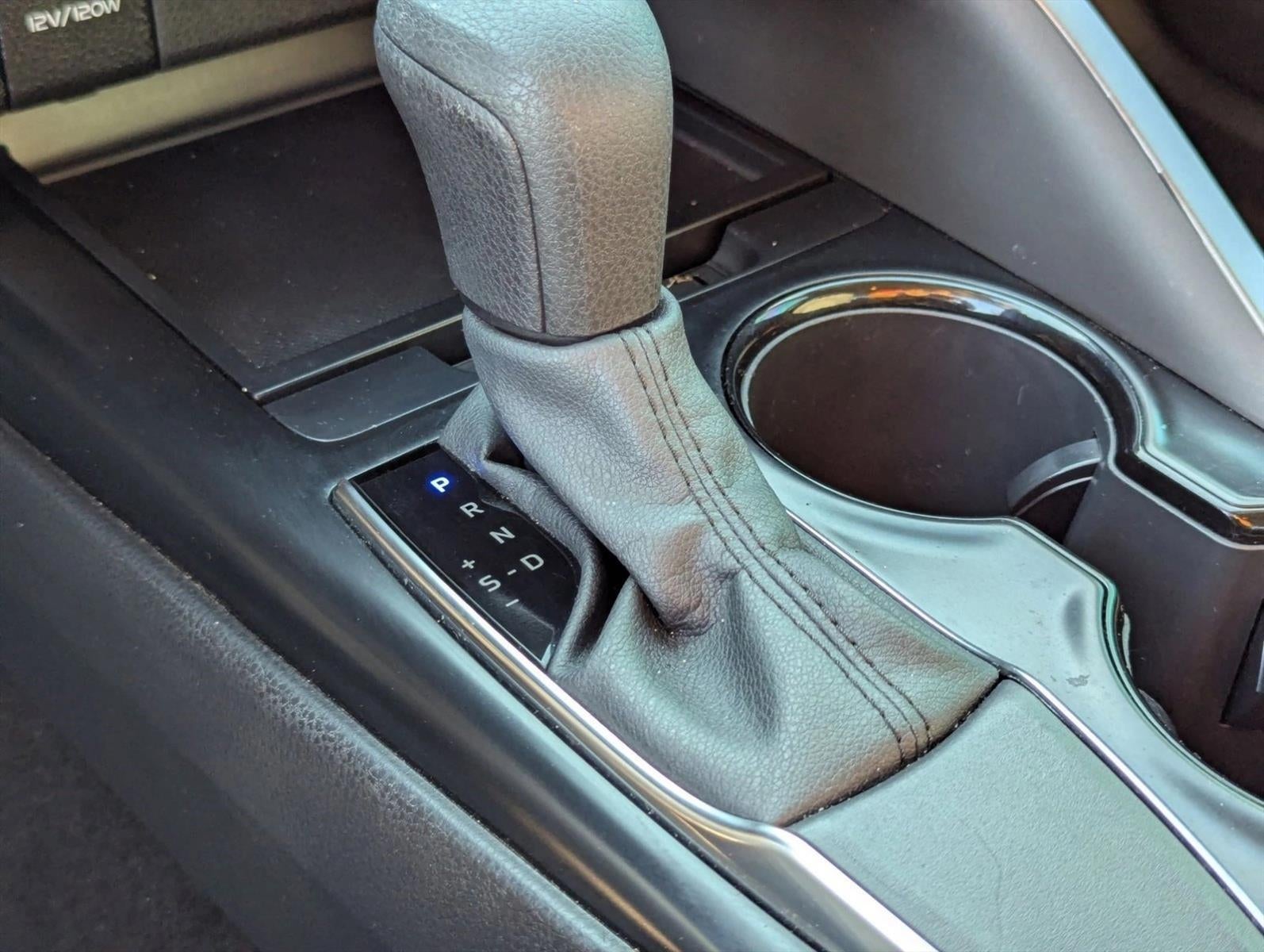 2020 Toyota Camry LE Auto (SE)