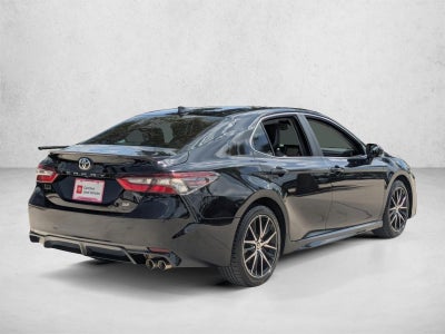 2022 Toyota Camry SE Auto (SE)