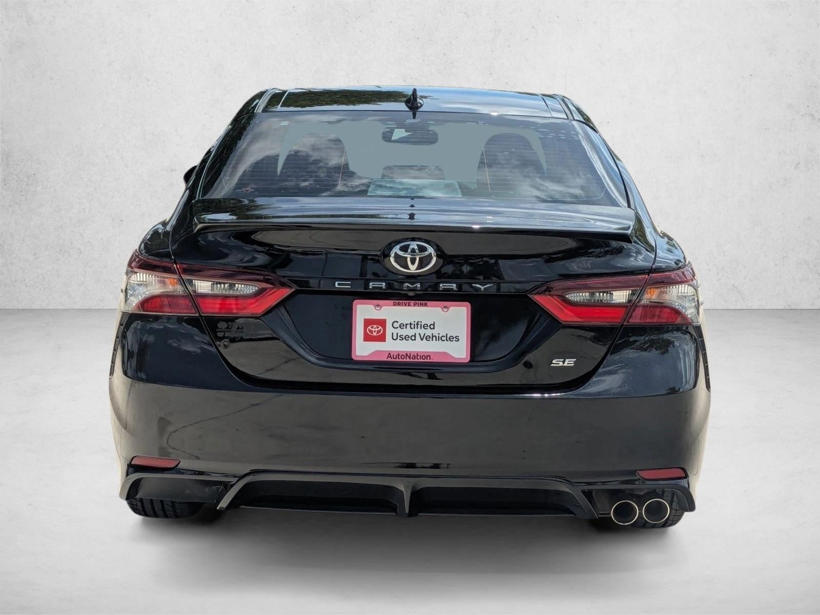 2022 Toyota Camry SE Auto (SE)