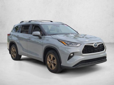 2023 Toyota Highlander Hybrid Bronze Edition AWD (Natl)