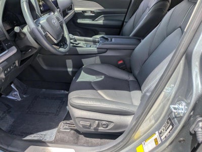 2025 Toyota Grand Highlander Hybrid Limited AWD (Natl)