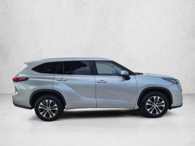 2020 Toyota Highlander XLE FWD (Natl)