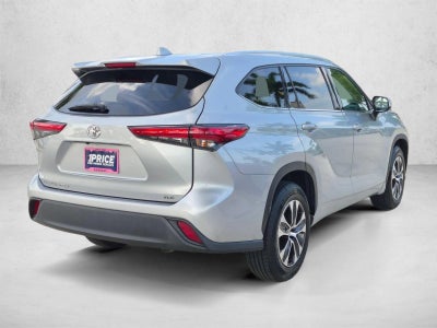 2020 Toyota Highlander XLE FWD (Natl)