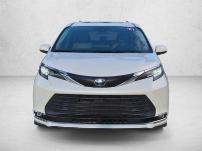 2021 Toyota Sienna XLE FWD 8-Passenger (Natl)