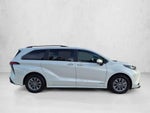 2021 Toyota Sienna XLE FWD 8-Passenger (Natl)