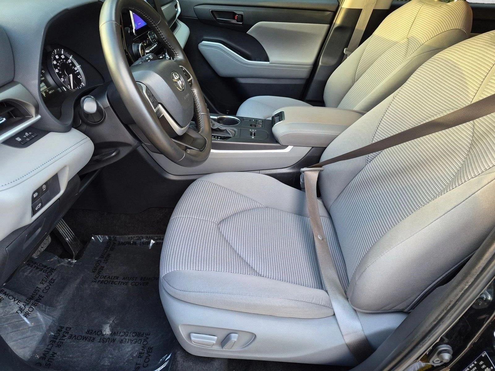 2024 Toyota Highlander LE FWD (Natl)