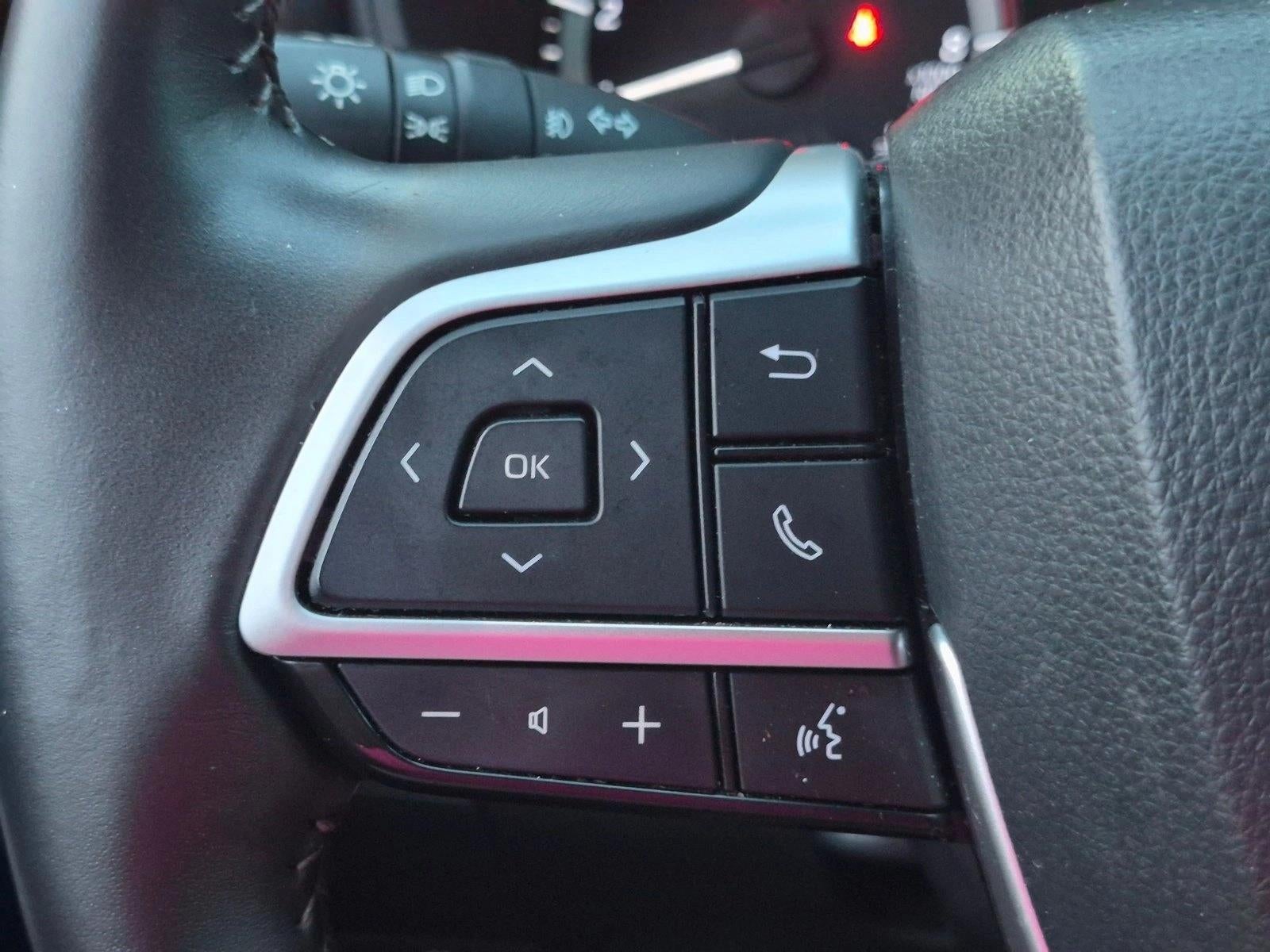 2024 Toyota Highlander LE FWD (Natl)